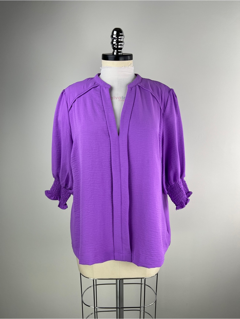 💚 3845. Women’s Purple Blouse with Ruffled Smocked Sleeves